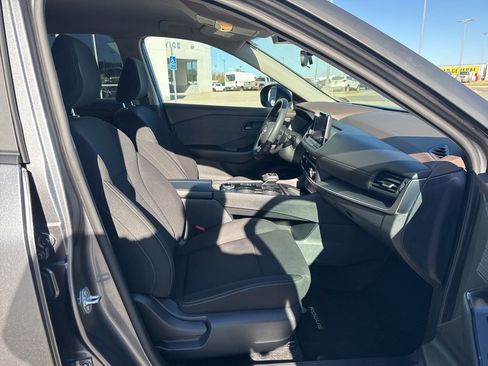 Used 2023 Nissan Rogue S image 20