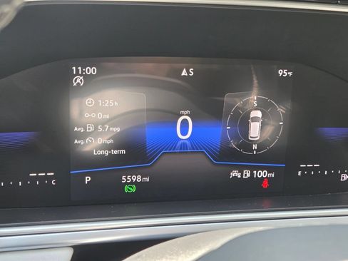 Certified 2025 Volkswagen Taos SE FWD image 15
