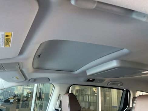 New 2026 Honda Odyssey Touring image 7