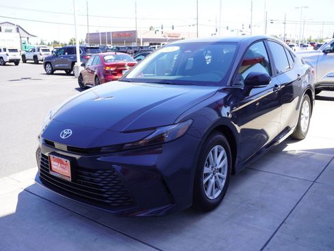 Used 2026 Toyota Camry LE FWD image 7
