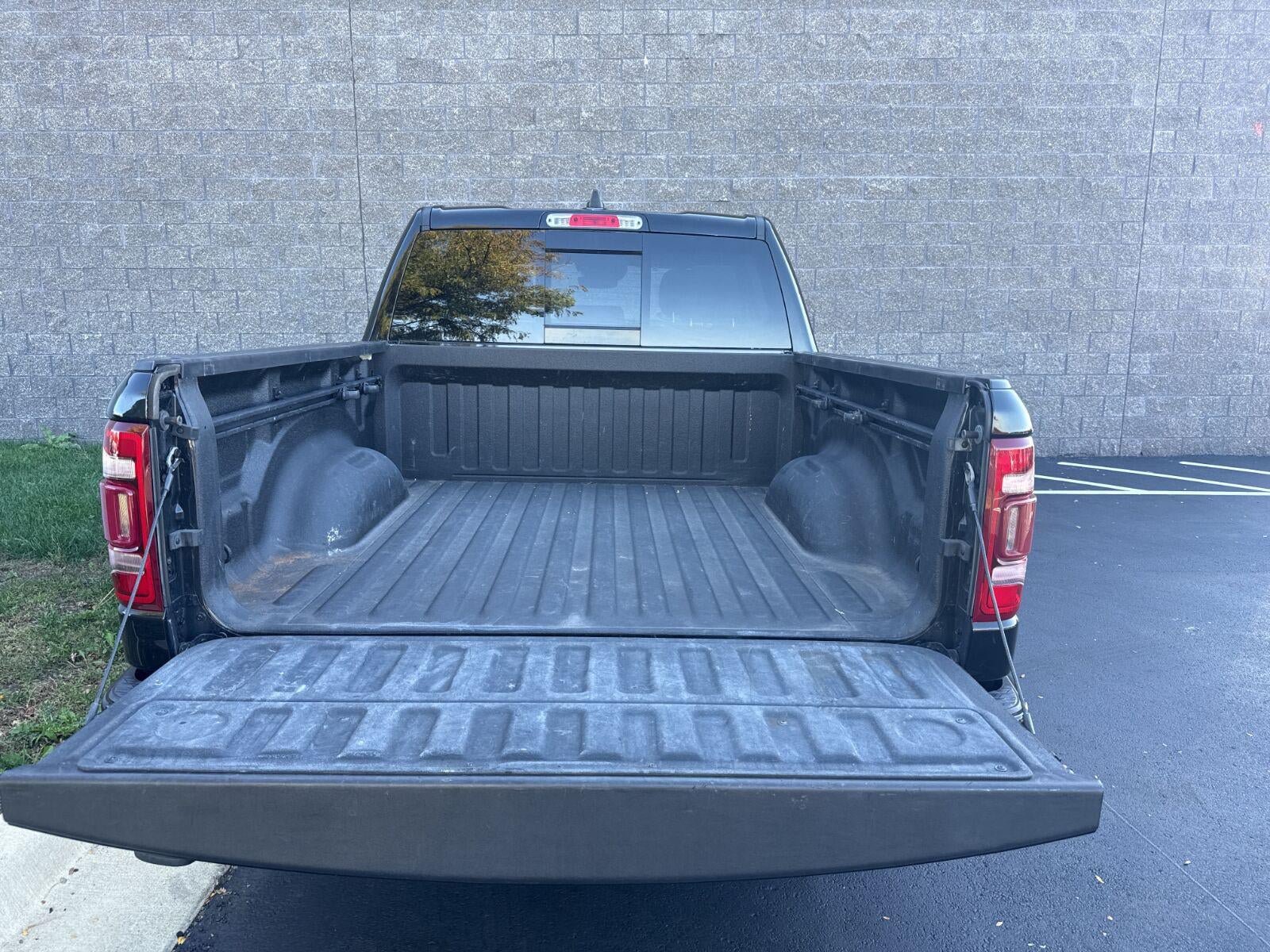Used 2023 RAM 1500 Laramie AWD/4WD image 16