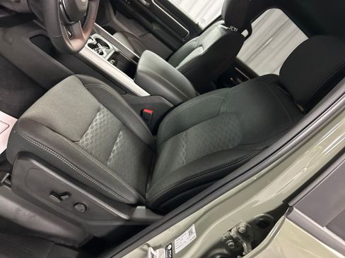 New 2026 RAM 1500 4x4 Crew Cab image 10