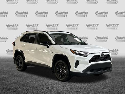 Used 2025 Toyota RAV4 XLE w/ Convenience Package FWD image 6