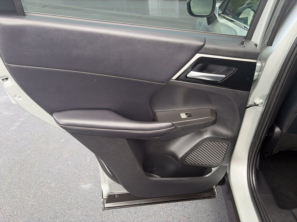 Used 2024 Mitsubishi Outlander SE Black Edition AWD/4WD image 30