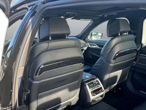 Used 2020 BMW 750i xDrive w/ Executive Package AWD/4WD image 22