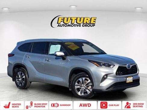 Used 2021 Toyota Highlander XLE image 1