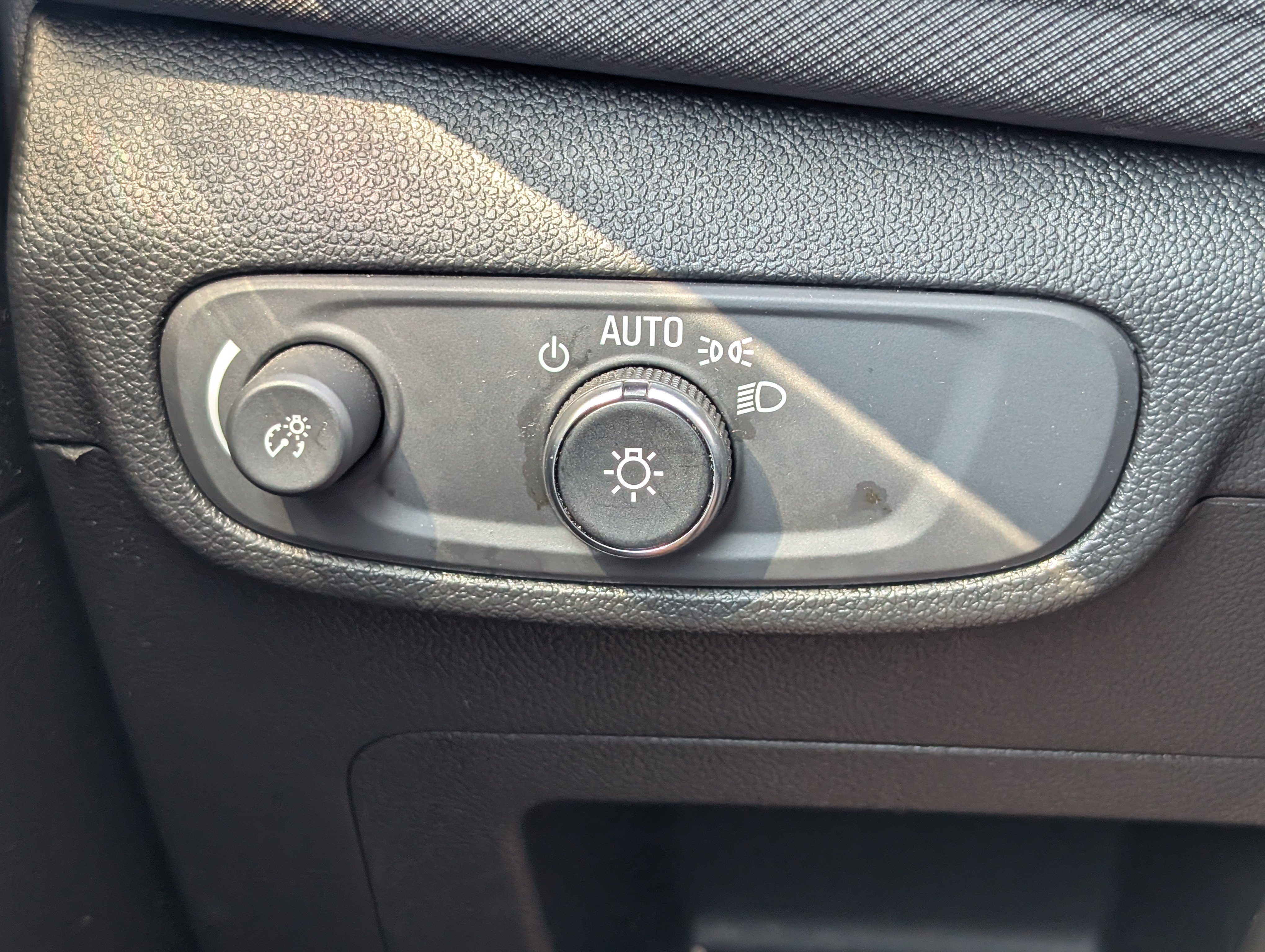 Used 2025 Chevrolet TrailBlazer LT FWD image 21