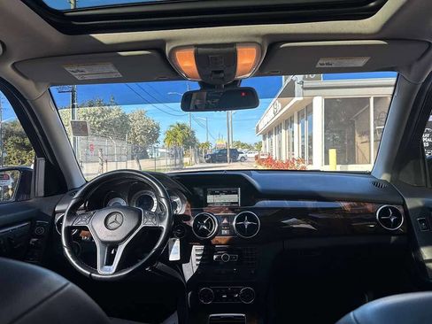 Used 2015 Mercedes-Benz GLK 350 2WD image 30