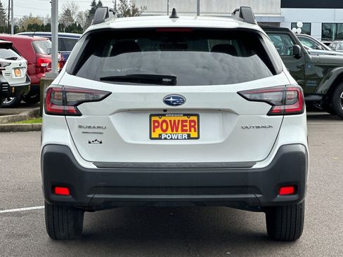 Used 2023 Subaru Outback Premium image 5