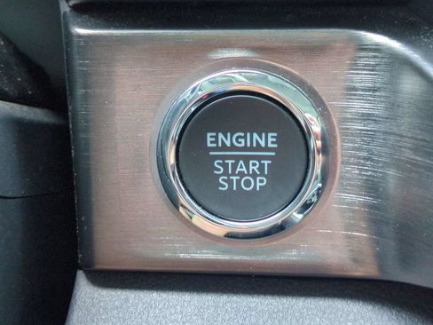 Certified 2024 Ford F250 Lariat w/ Lariat Ultimate Package AWD/4WD image 32