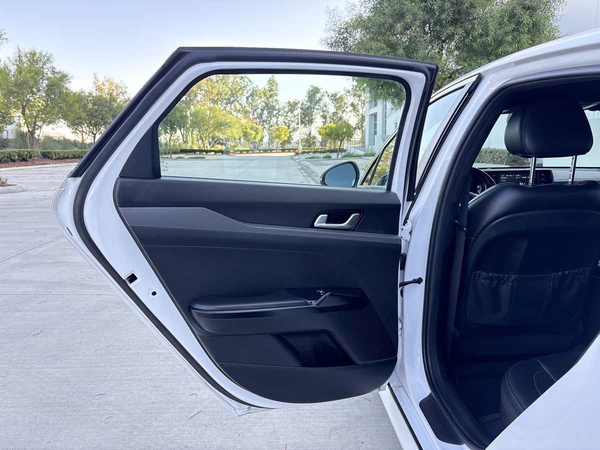 Used 2021 Kia K5 GT-Line FWD image 11