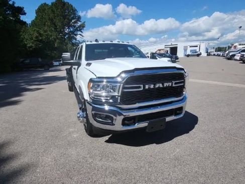 Used 2024 RAM 3500 Tradesman w/ Chrome Appearance Group image 8