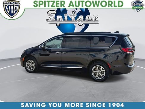 Used 2023 Chrysler Pacifica Limited AWD/4WD image 7