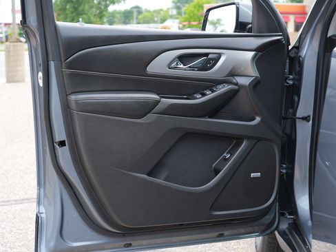 Used 2019 Chevrolet Traverse LT w/ LT Premium Package AWD/4WD image 16