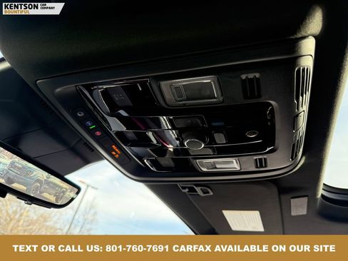 Used 2025 Cadillac Escalade ESV Sport w/ LPO, ONYX Package image 34