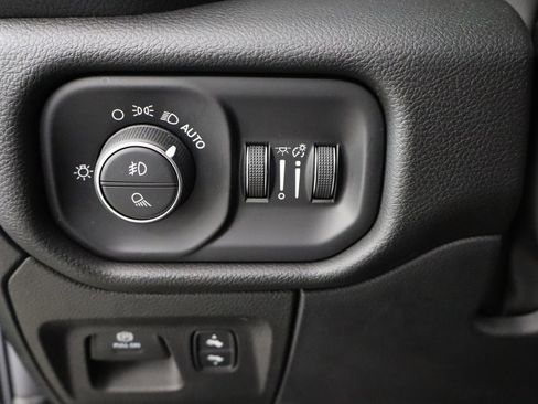 Used 2023 RAM 1500 Laramie AWD/4WD image 16