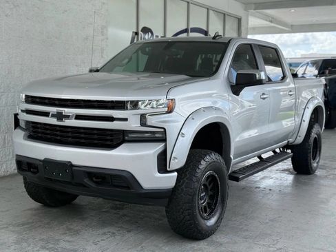 Used 2020 Chevrolet Silverado 1500 LT AWD/4WD image 3