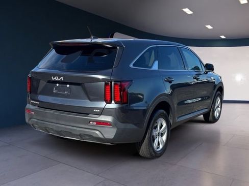 Certified 2023 Kia Sorento LX AWD/4WD image 4