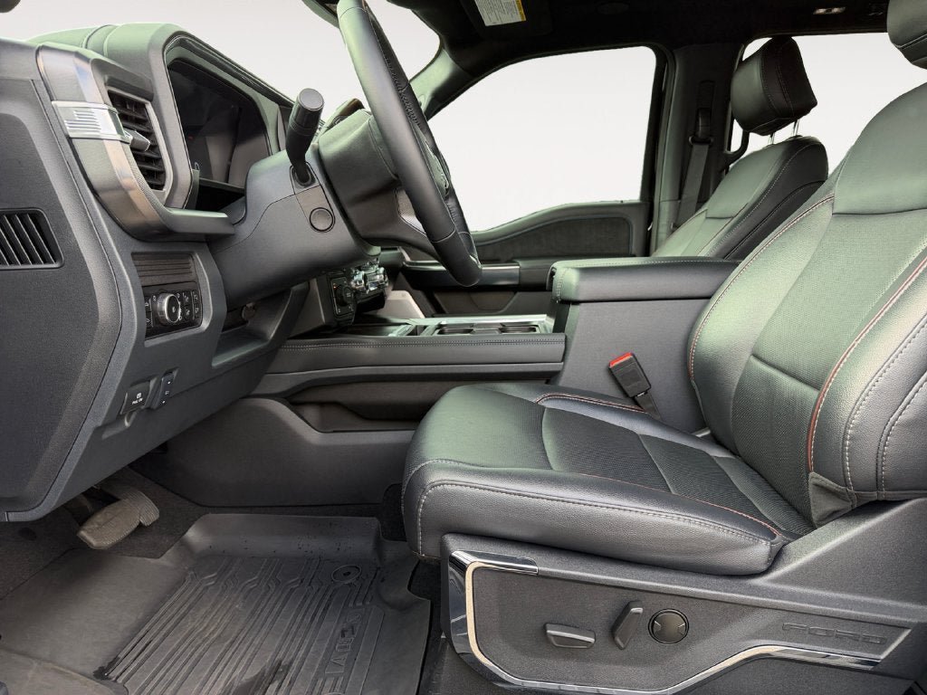 Used 2025 Ford F350 Platinum w/ FX4 Off-Road Package AWD/4WD image 6