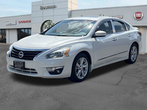 Used 2015 Nissan Altima 2.5 SL w/ Technology Package FWD image 3