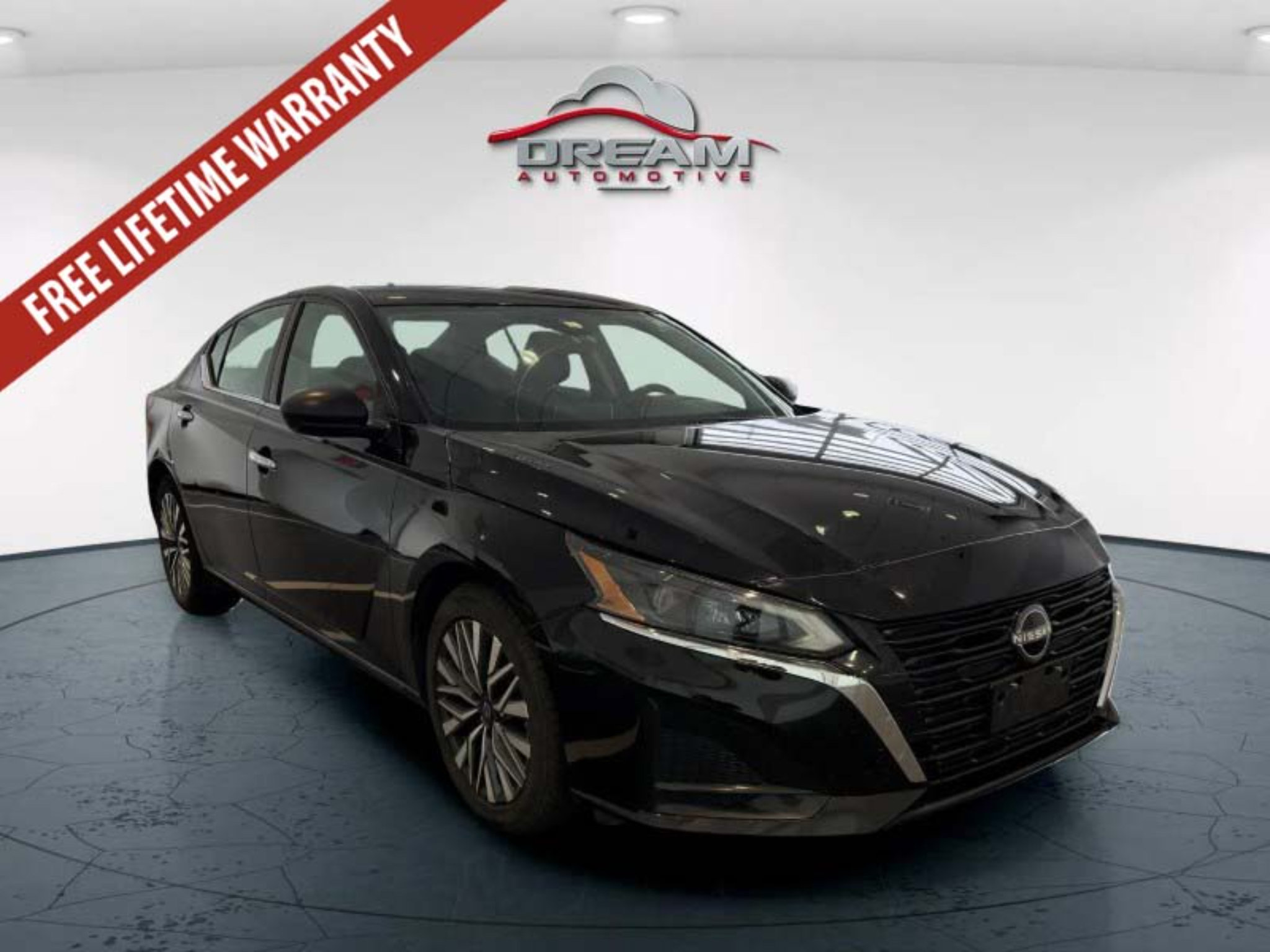 Used 2024 Nissan Altima 2.5 SV FWD image 1