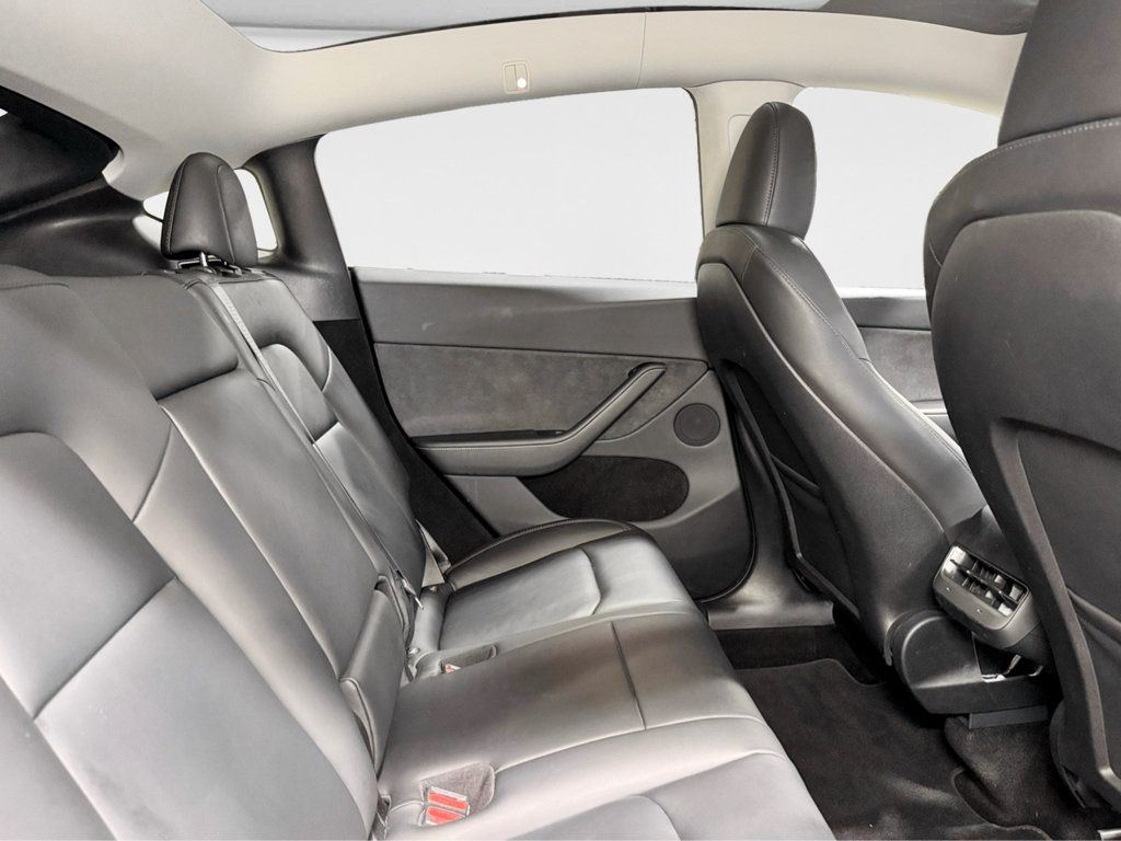 Used 2024 Tesla Model Y Long Range AWD/4WD image 21