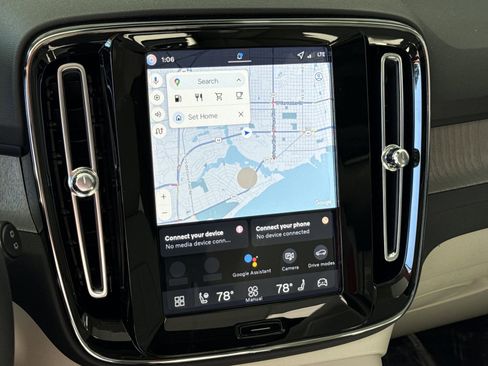 New 2026 Volvo XC40 B5 Plus w/ Protection Package Premier image 22