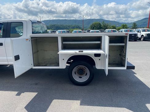 Used 2017 Ford F450 XL w/ Trailer Tow Package image 30