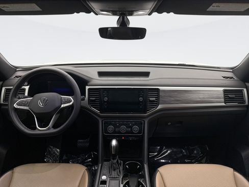 Used 2022 Volkswagen Atlas Cross Sport SE w/ Panoramic Sunroof Package image 14