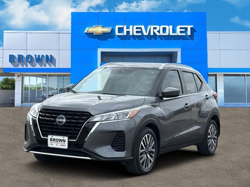 Used 2023 Nissan Kicks SV FWD image 3