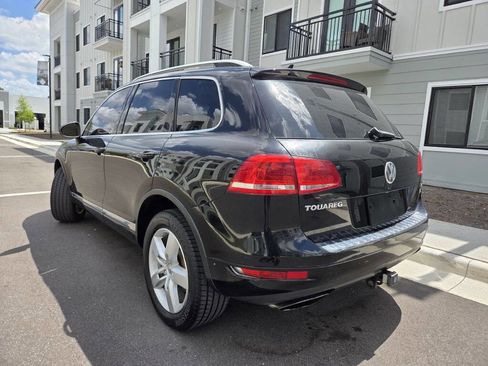 Used 2011 Volkswagen Touareg V6 AWD/4WD image 9