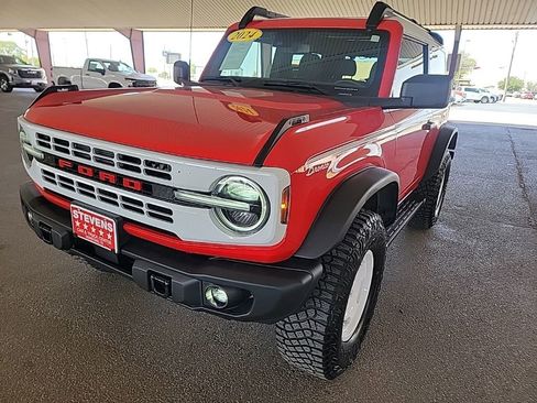 Used 2024 Ford Bronco Heritage Edition AWD/4WD image 3