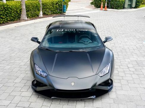 Used 2022 Lamborghini Huracan EVO RWD image 5