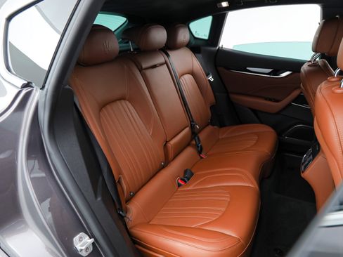 Certified 2023 Maserati Levante GT AWD/4WD image 14