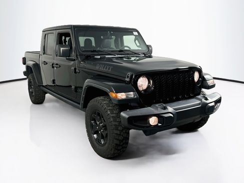 Used 2023 Jeep Gladiator Sport AWD/4WD image 3