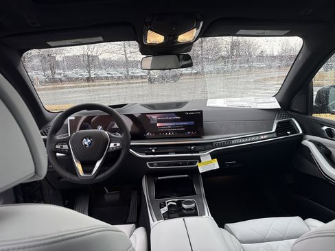 New 2026 BMW X5 xDrive40i w/ Climate Comfort Package image 12