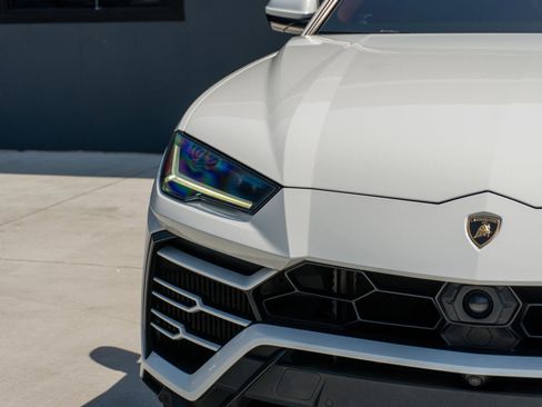 Used 2020 Lamborghini Urus AWD/4WD image 22