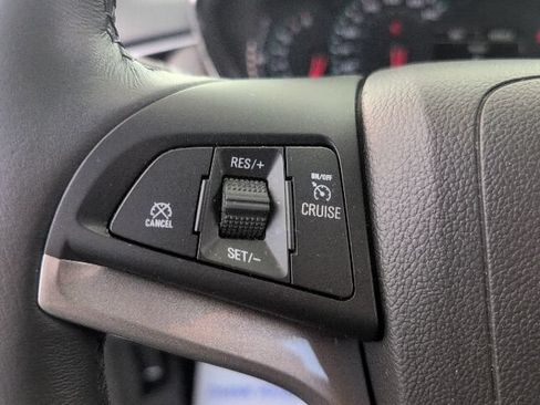 Used 2022 Chevrolet Trax LT w/ LT Convenience Package AWD/4WD image 23