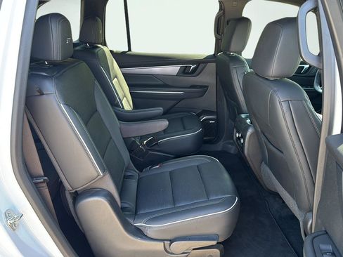 Used 2025 Buick Enclave Sport Touring w/ Super Cruise Package AWD/4WD image 24