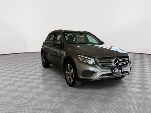 Used 2019 Mercedes-Benz GLC 300 w/ Premium Package image 2