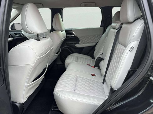 Used 2022 Mitsubishi Outlander SEL image 11