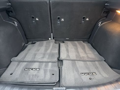 Used 2021 Nissan Kicks S image 18