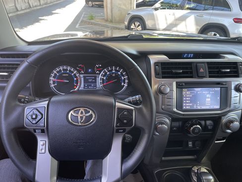 Used 2019 Toyota 4Runner SR5 Premium image 8