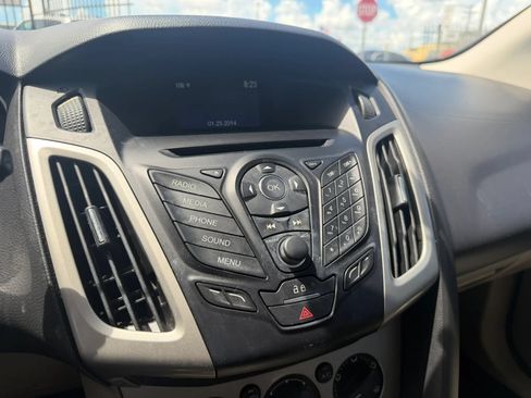 Used 2014 Ford Focus SE FWD image 18