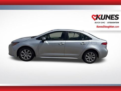 Used 2022 Toyota Corolla LE FWD image 4