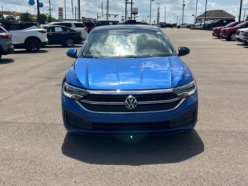 Used 2024 Volkswagen Jetta SE FWD image 9