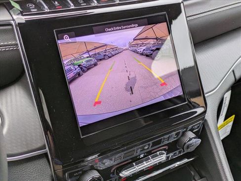 New 2025 Jeep Grand Cherokee Altitude image 13