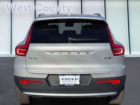 Certified 2025 Volvo XC40 B5 Plus image 6