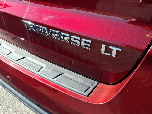 Used 2016 Chevrolet Traverse LT w/ Style and Technology Package image 14