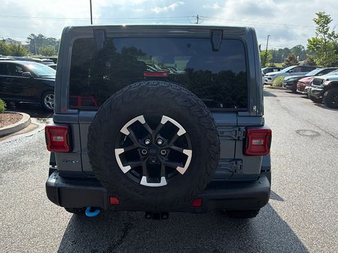 Used 2025 Jeep Wrangler Unlimited Rubicon 4xe AWD/4WD image 9
